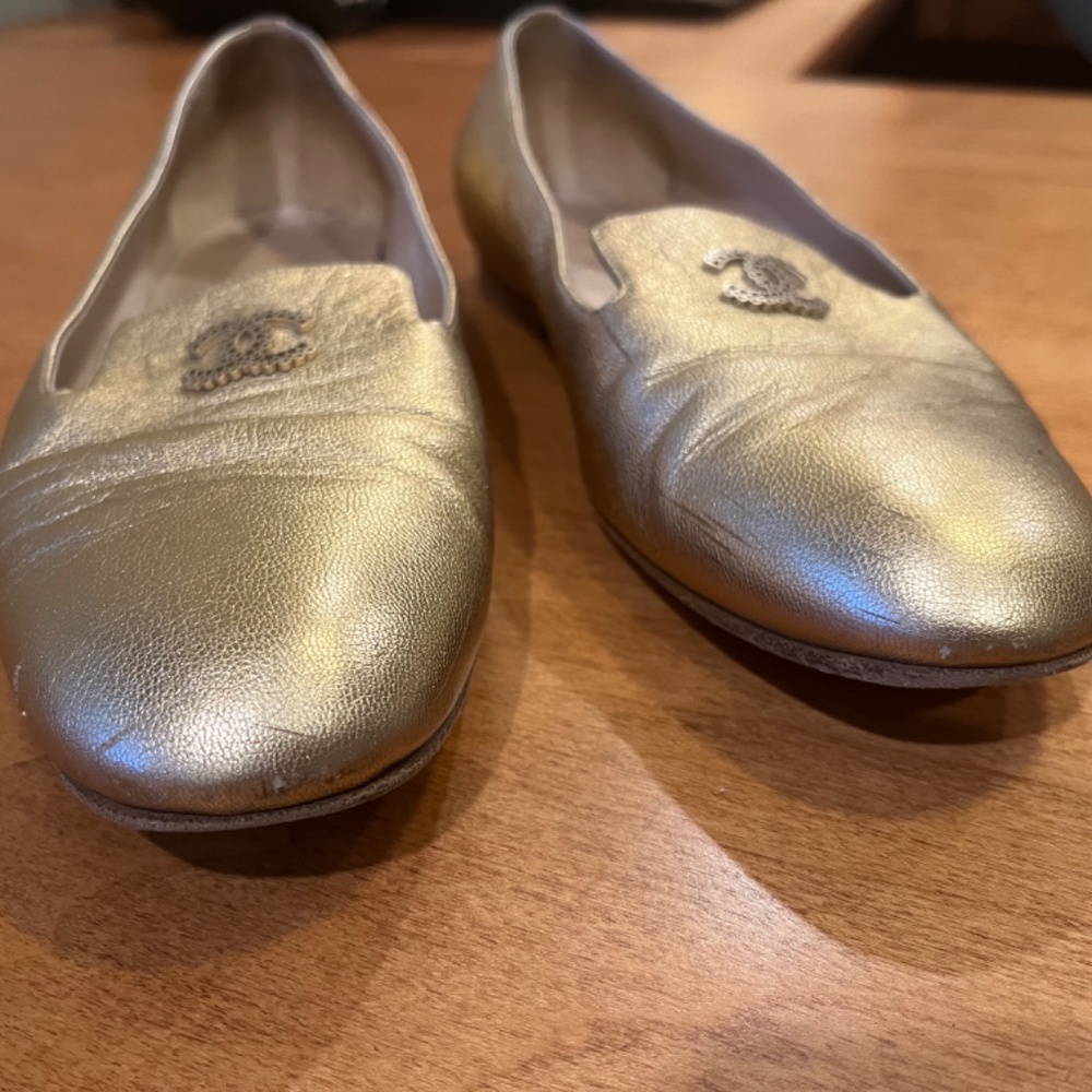 CHANEL Metallic Gold Leather Loafers with CC Logo FINAL SALE!!! NO LOW BALLERS! - Picture 5 of 8